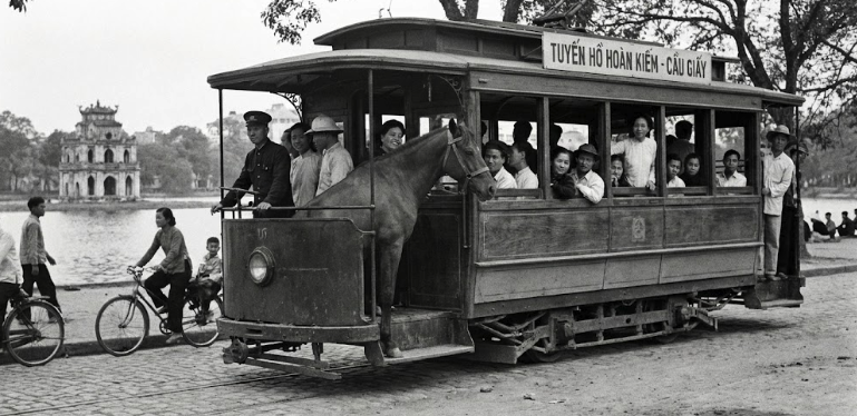 Ngọ đi tàu điện leng keng: Chuyến tàu chở đầy ký ức Hà Nội những năm 80